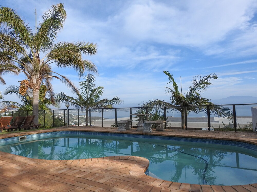 Book Mossel Bay Guest House in Mossel Bay