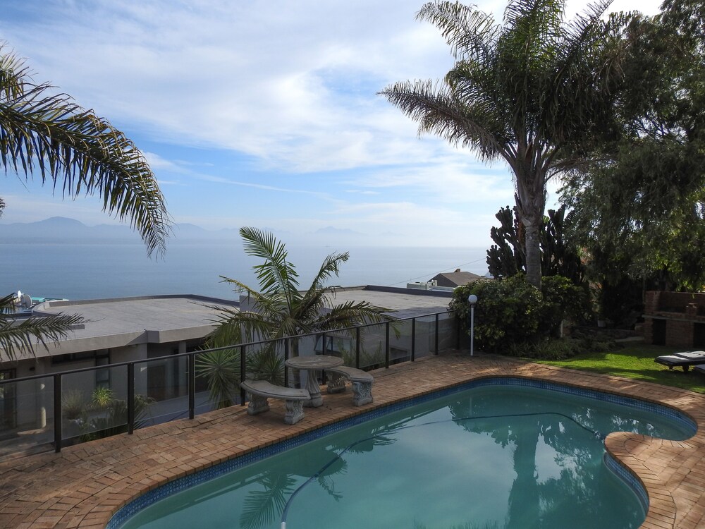 Book Mossel Bay Guest House in Mossel Bay