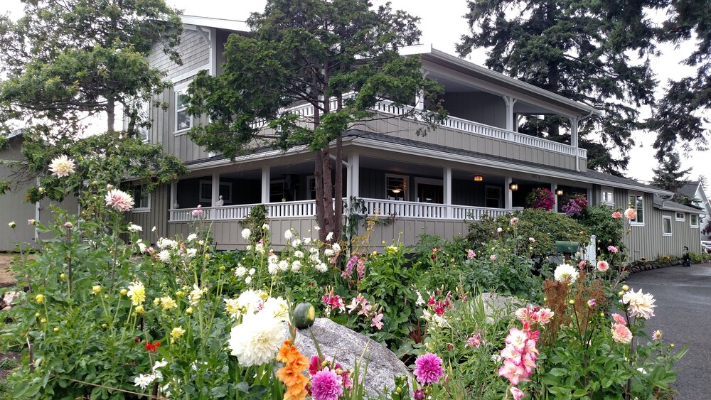 Book Friday Harbor Grand B In Hotels Friday Harbor Grand B
