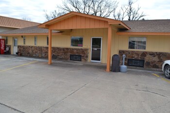 Top 10 Hotels In Tishomingo Oklahoma