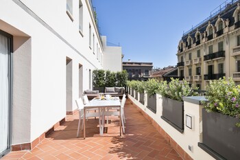 Barselona bölgesindeki Murmuri Residence Mercader resmi