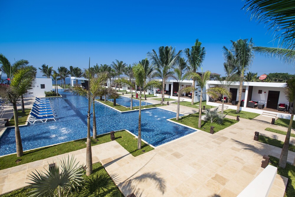 Book Hotel El Faro, Monterrico, Guatemala