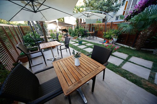 Book Heybeliada Hotels Hotels Com [ 333 x 500 Pixel ]