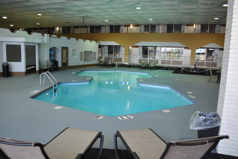 Book C3 Hotel Convention Center In Hastings Hotels C3 Hotel Convention Center Hastings Indoor Pool