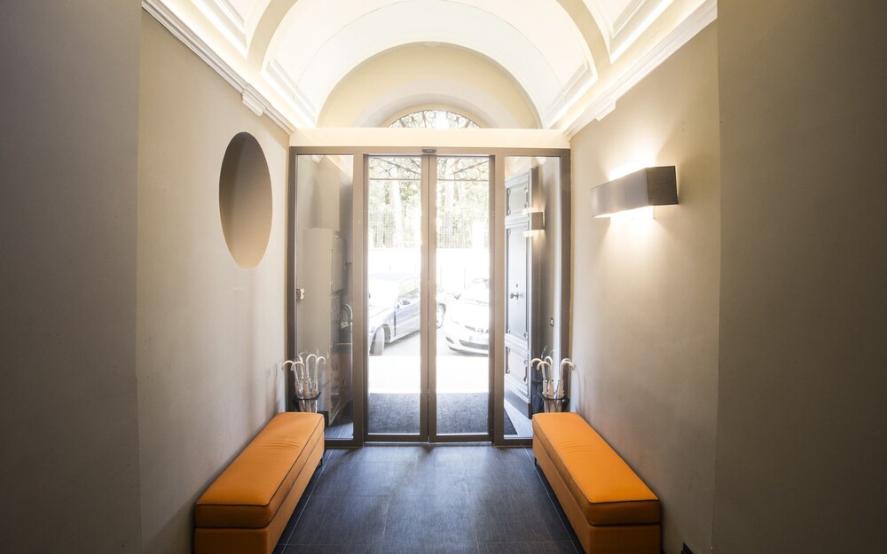Book Smooth Hotel Rome Termini In Hotels Smooth Hotel Rome Termini Interior Entrance
