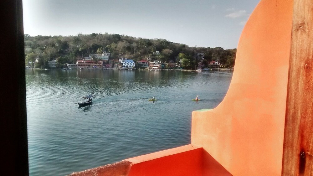 ホテル ラ カーサ デル ラカンドン フロレス の宿泊予約 ホテルズドットコム