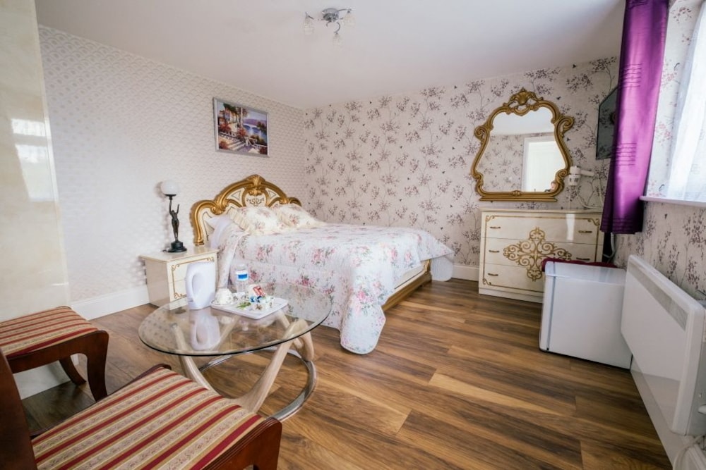 Book Kato London Haus In Morden Hotels Kato London Haus Morden Double Room Guest