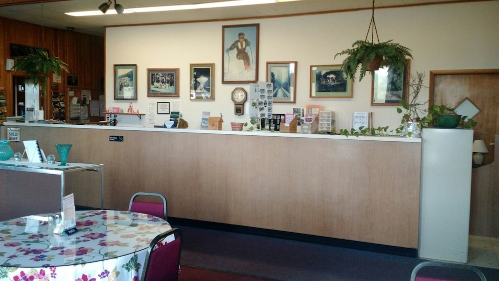 Book Marlinton Motor Inn in Marlinton