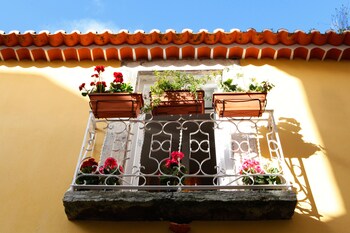Picture of Alfama Yellow House in Lisbon
