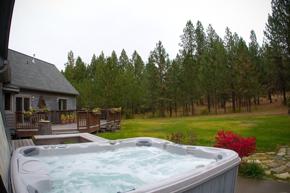 Book Ida Home Bed And Breakfast In Post Falls Hotels Ida Home Bed And Breakfast Post Falls Outdoor Spa Tub