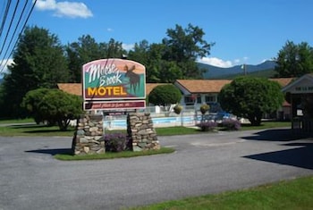 Book Moose Brook Motel In Gorham Hotels Moose Brook Motel Gorham