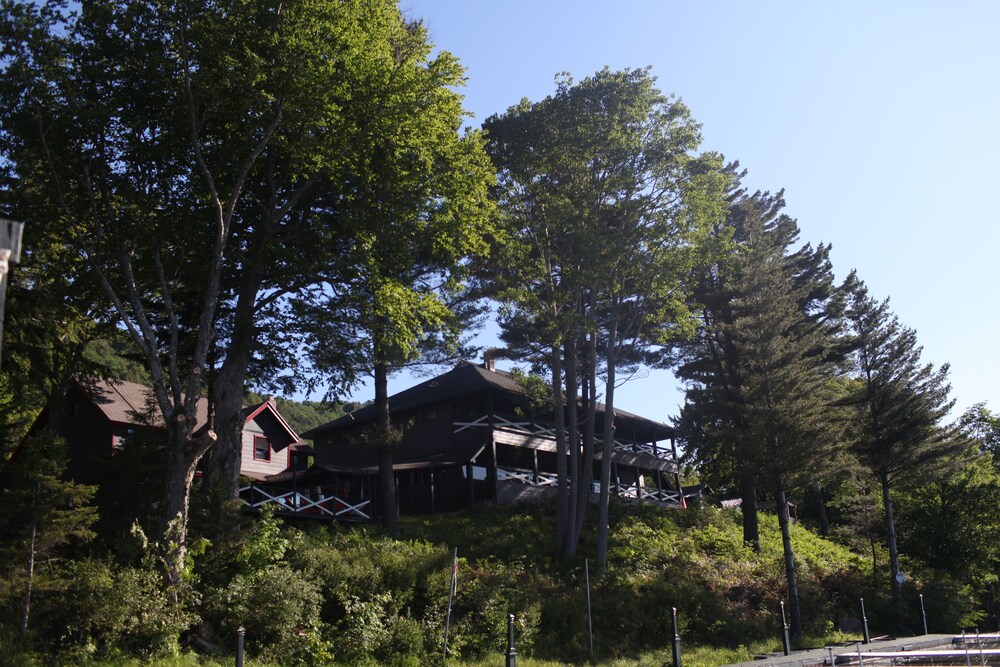 Book Great Pines In Old Forge Hotels Great Pines Old Forge