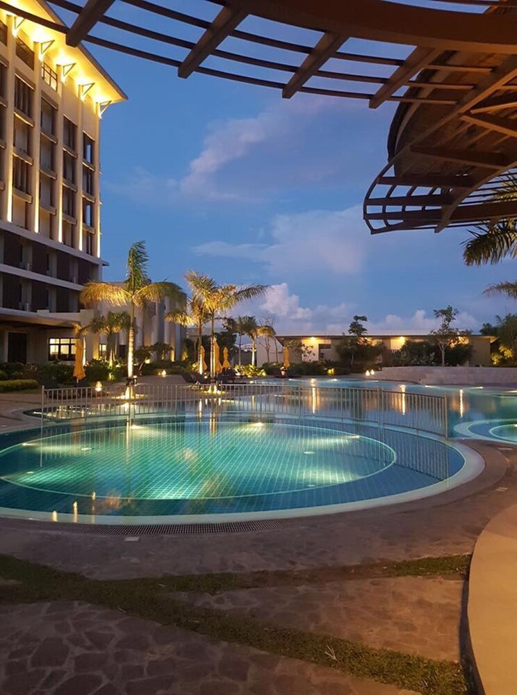 The Bayleaf Cavite (General Trias, Philippines), General Trias hotel