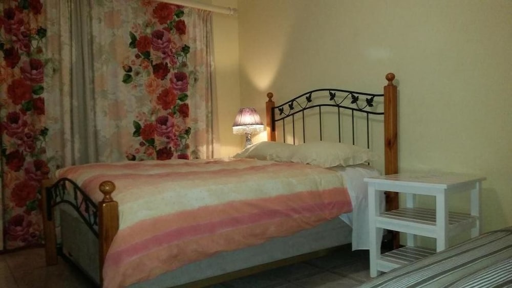 Ebenezer Guest House Bluewater Bay in Port Elizabeth Book on