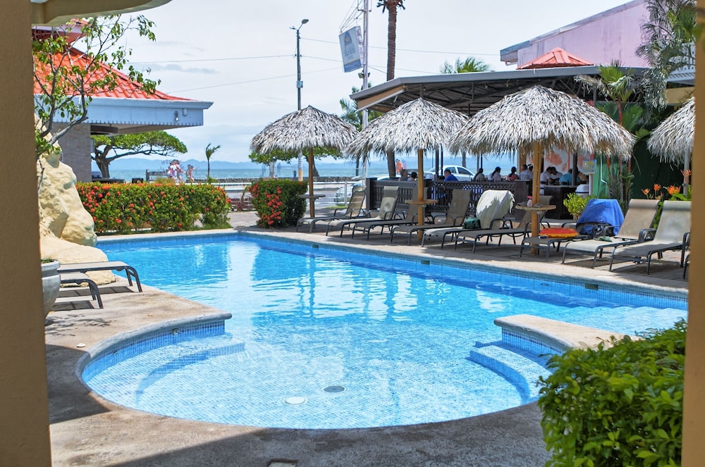 Book Hotel Alamar in Puntarenas