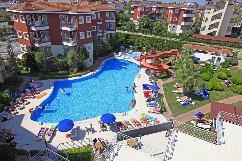 哈纳伊套房酒店