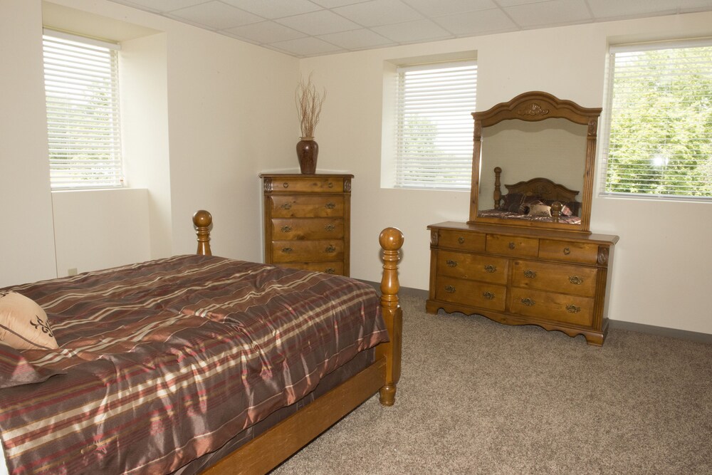 Book The Hudson Suites Extended Stay Hotel New Castle Hotels The Hudson Suites Extended Stay Hotel New Castle Executive Apartment 1 Bedroom