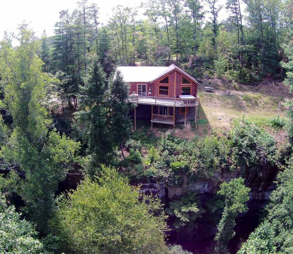 Book Red River Gorge Cabin Rentals in Slade | Hotels.com