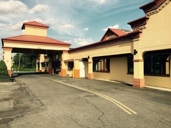 15 Closest Hotels To Sports Emporium In Carlisle