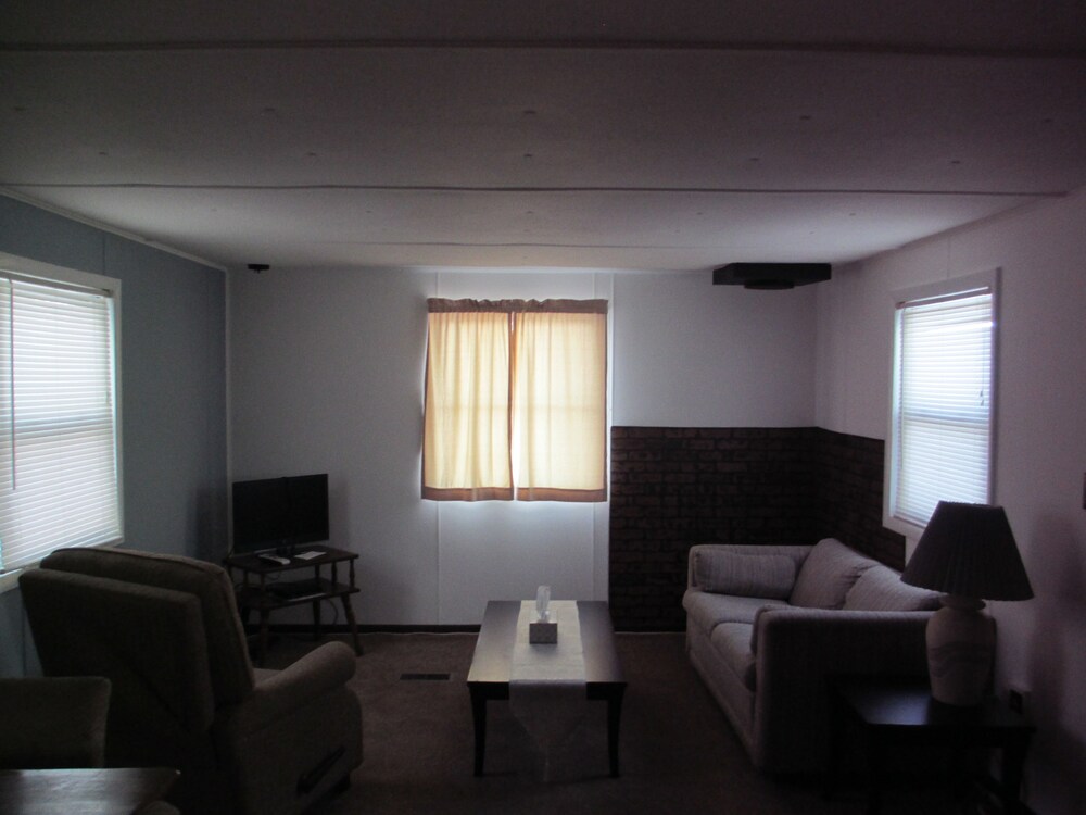 Book Bad Axe Motel In Hotels Bad Axe Motel Trailer Two Bedroom Non Smoking 1