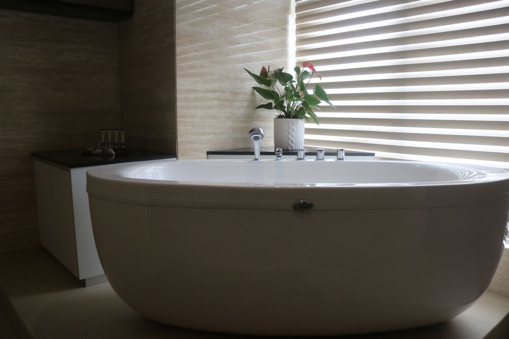 Book Vouk Hotel Suites In George Town Hotels Com