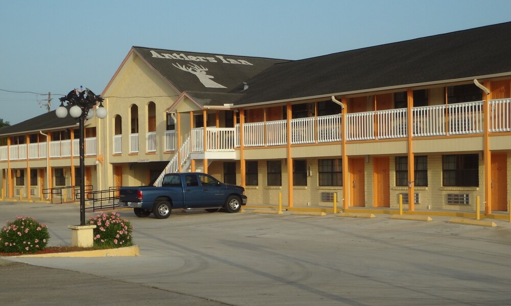 Book Antlers Inn In Goliad Hotels Antlers Inn Goliad