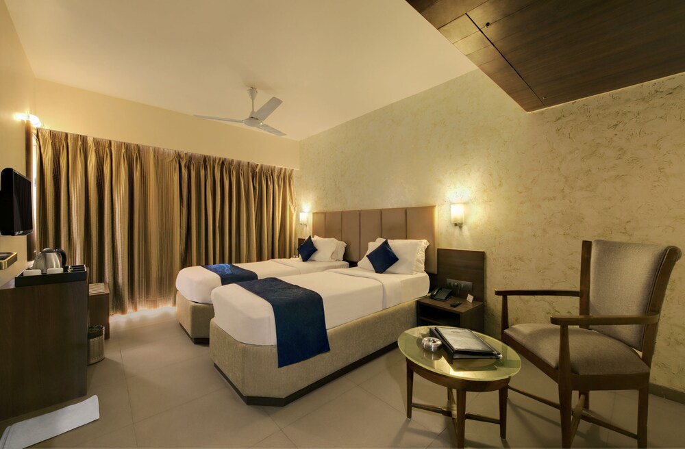 Book Central Beacon Hotel Surat In Surat Hotels Com