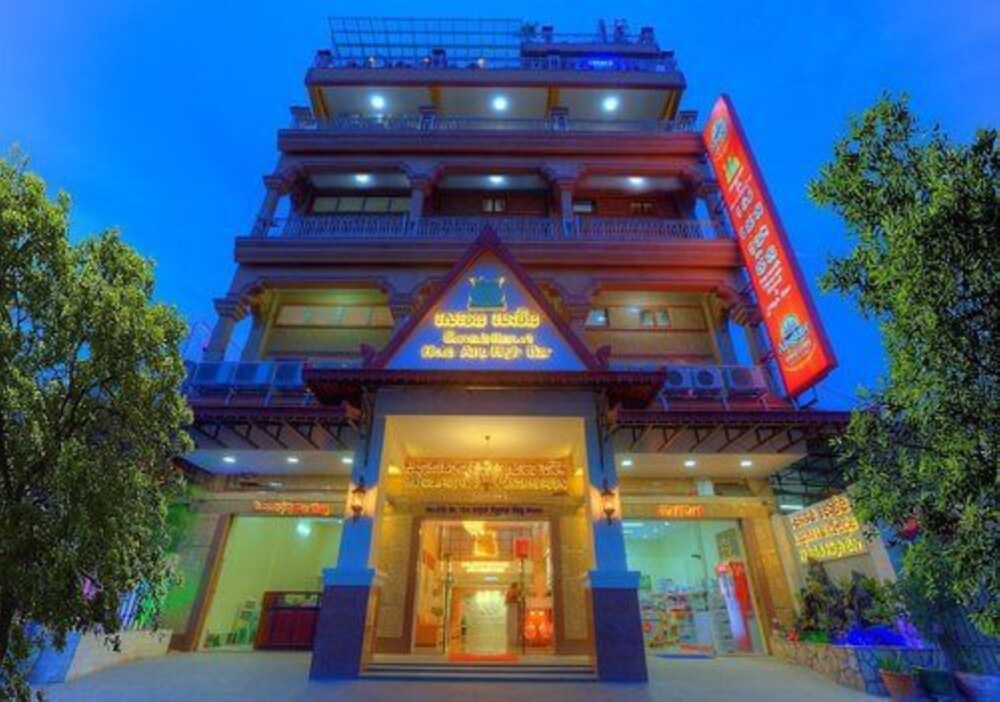 프놈펜 세븐스 헤븐 호텔 & 하이 바 (Seventh Heaven Hotel and High Bar) 이용 후기 social.facebook.object.hotel.property.og.title