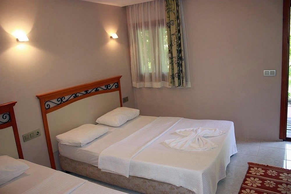 可依夫旅馆, 凯梅尔