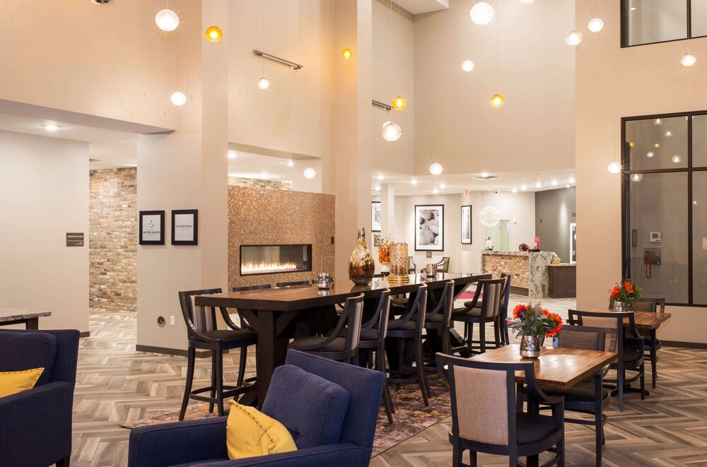 Book Hampton Inn Suites Minneapolis University Area In Minneapolis Hotels Com
