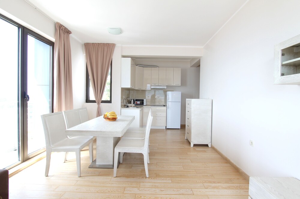 Book Apartments Aqua In Budva Hotels Com