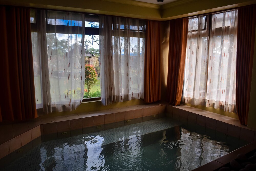 The Manor At Camp John Hay Baguio Philippines Hotel The Manor At Camp John Hay Baguio Indoor Spa Tub