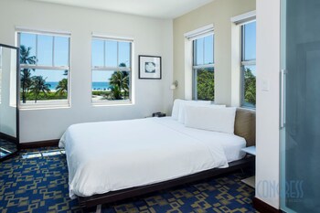 Фото Suites at Congress Ocean Drive в в Майами-Бич