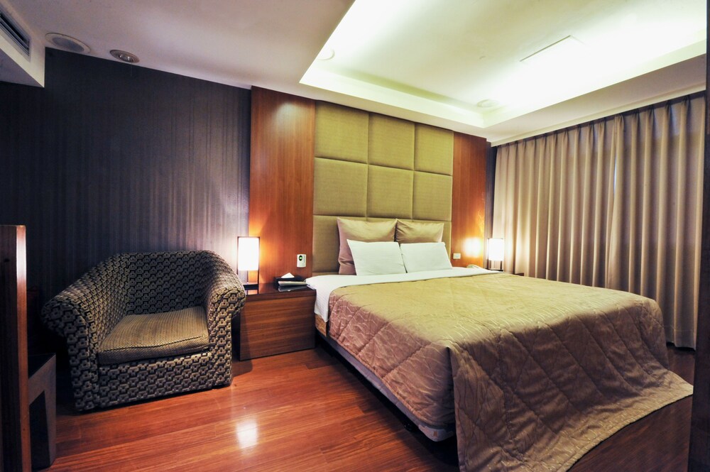 Book Carnival Motel In Taipei Hotelscom - 