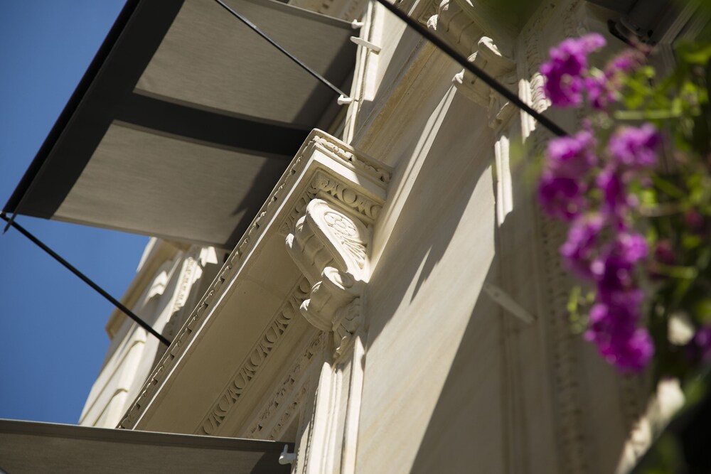 Hotel Le Saint Paris