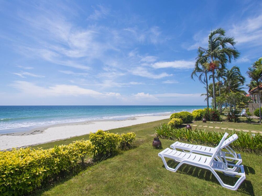 Book Sabah Beach Villas Suites In Karambunai Hotels Com