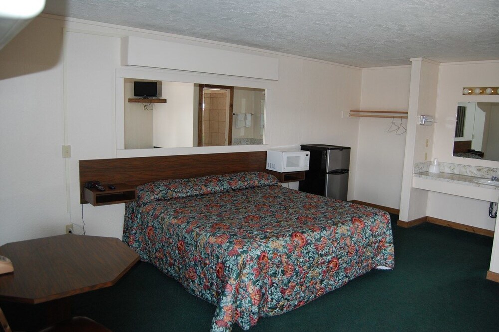 Book The Village Inn Motel And Restaurant In Challis Hotels The Village Inn Motel And Restaurant Challis