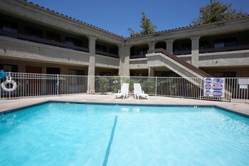 Top 10 Hotels In Moorpark California