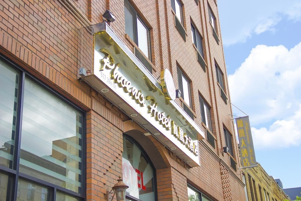 Book Phoenix Hotel In Brooklyn Hotels Phoenix Hotel Brooklyn