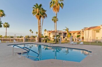15 Closest Hotels To Arrowhead Towne Center In Glendale