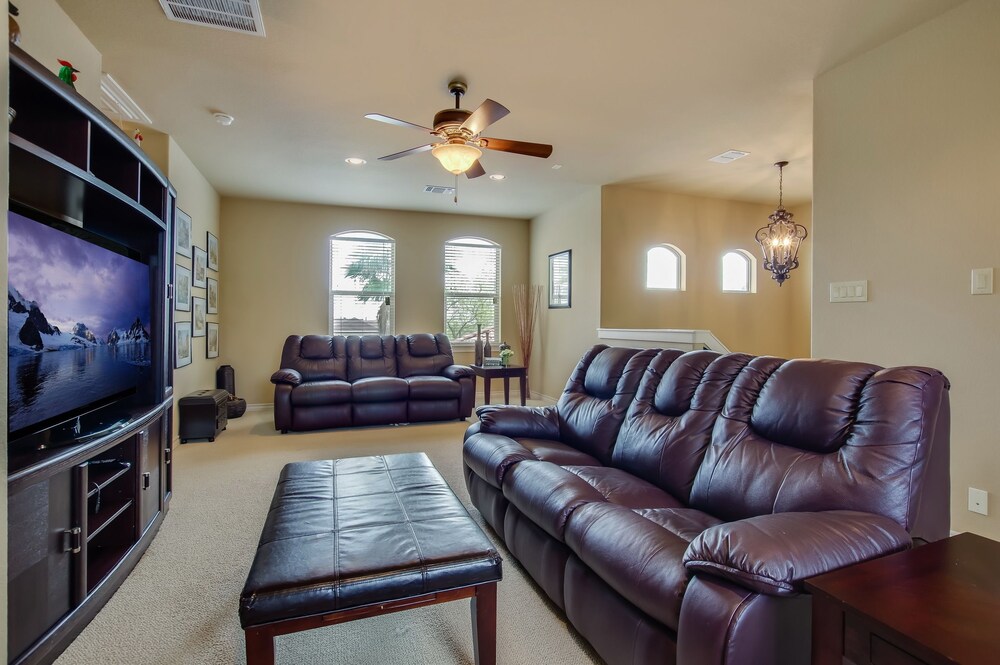 Book San Antonio Villa In Helotes Hotels San Antonio Villa Helotes Luxury 5 Bedrooms Kitchen 7 Queen