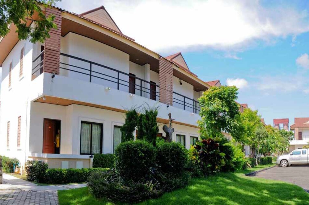 Baan Nantiya Roi Et Thailand Hotel S Hotels Baan Nantiya Roi Et