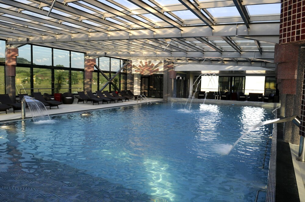 Business Hotel Conference Center Spa In Tirgu Mures Hotels Com