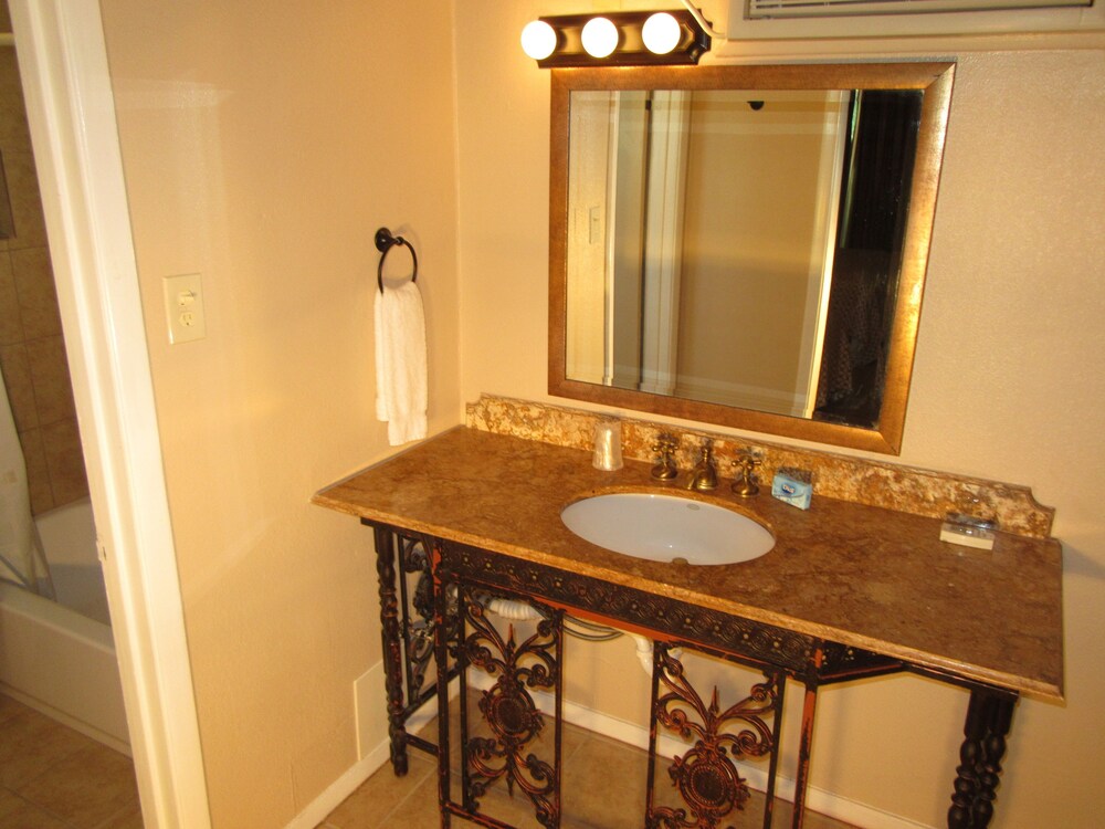 Book El Patio Inn San Angelo Texas Hotels Com