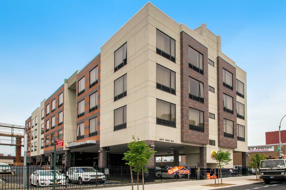 Book Comfort Inn Suites Near Stadium In Bronx Hotels Comfort Inn Suites Near Stadium Bronx