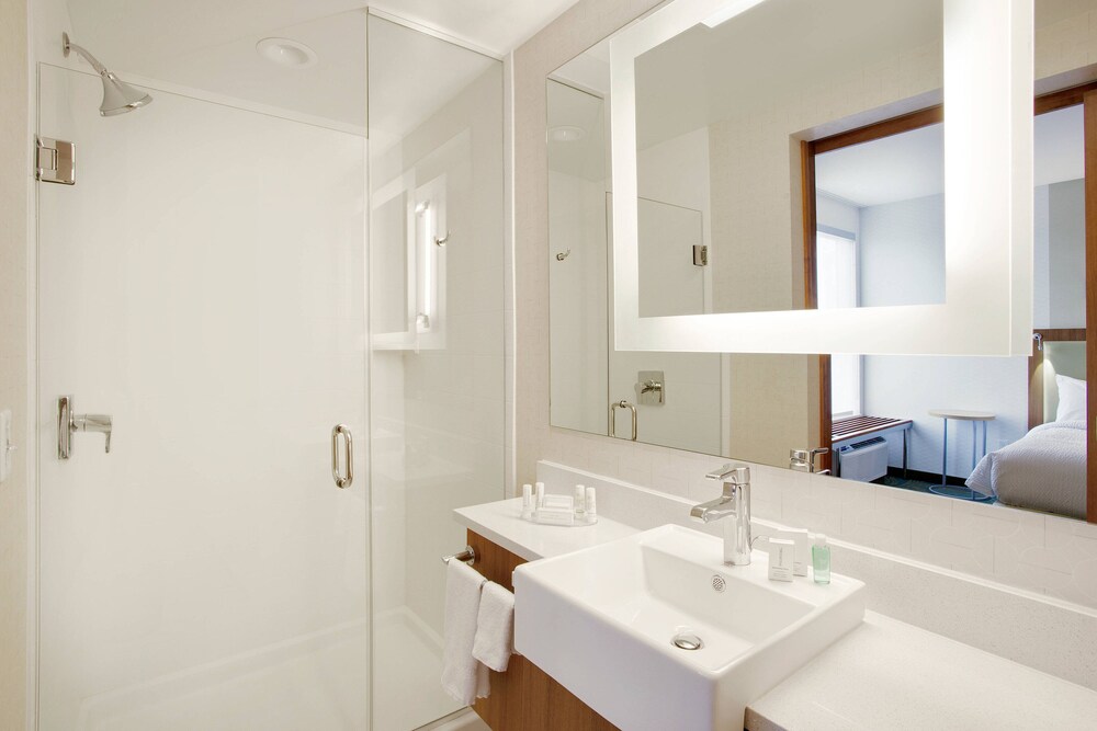 hotels in murray ky with indoor pool