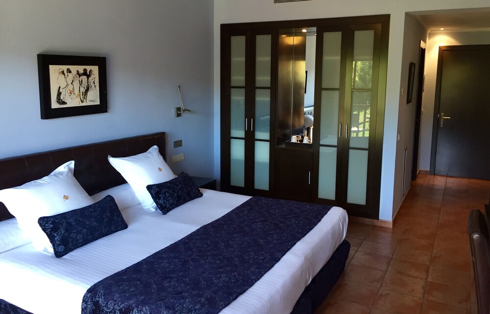 Hotel Vall De Bas In La Vall D En Bas Hotels Com