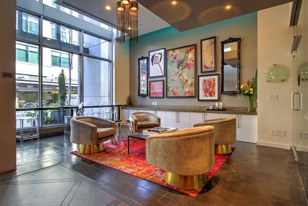 Book Furnished Suites In The Pearl District Portland Hotels Furnished Suites In The Pearl District Portland Lobby Sitting Area