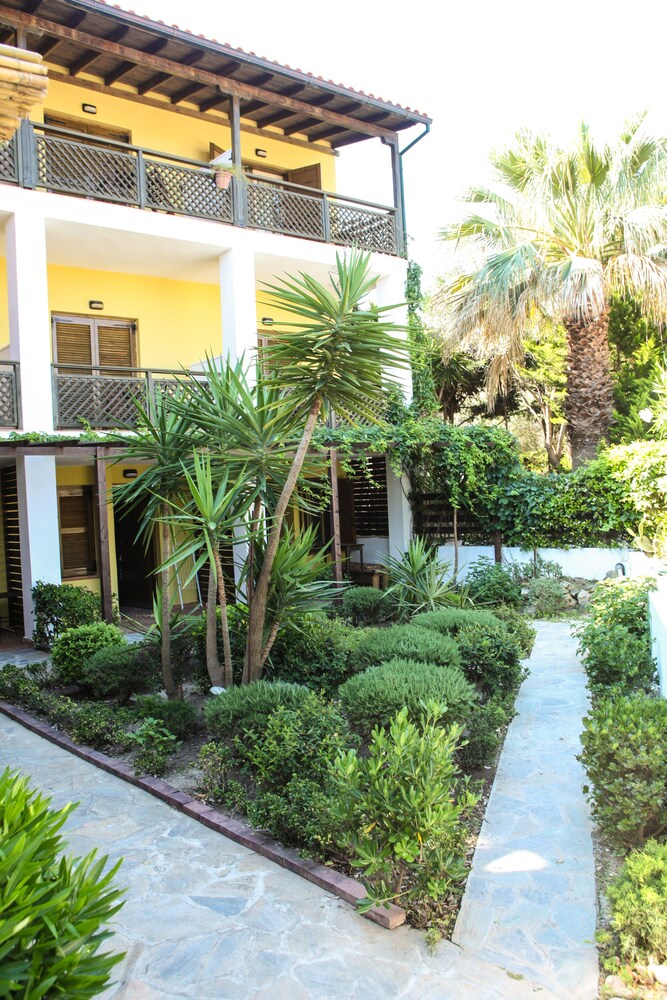 卡珊德拉阿蒙花园酒店