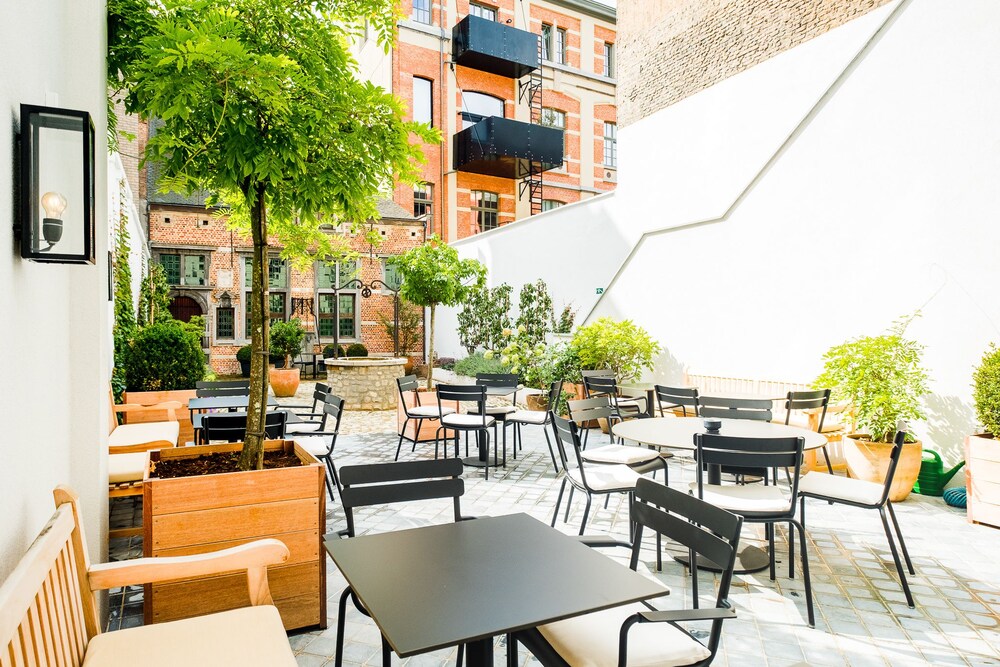 Book Hotel Franq In Antwerp Hotels Hotel Franq Antwerp Terrace Patio